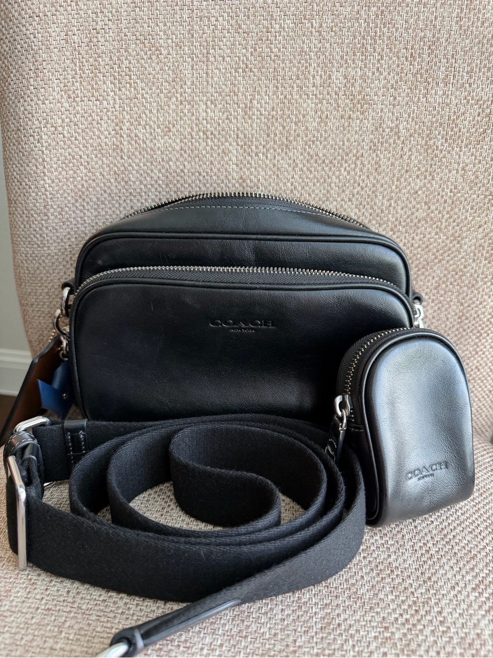 Coach Finlay Black Leather Double-Compartment Belt Bag with Removable Strap - Picture 4 of 5